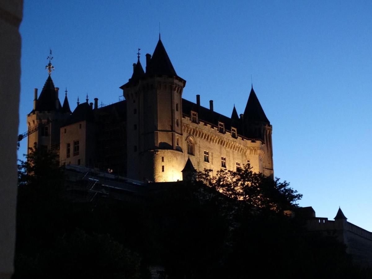 Studio Sequoia Au Pied Du Chateau Saumur Exterior photo