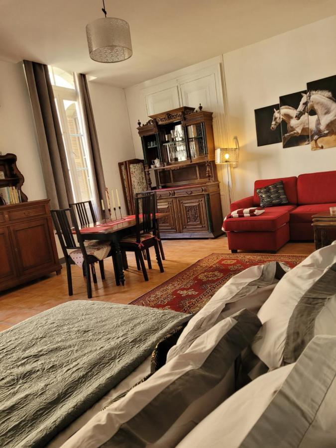 Studio Sequoia Au Pied Du Chateau Saumur Exterior photo